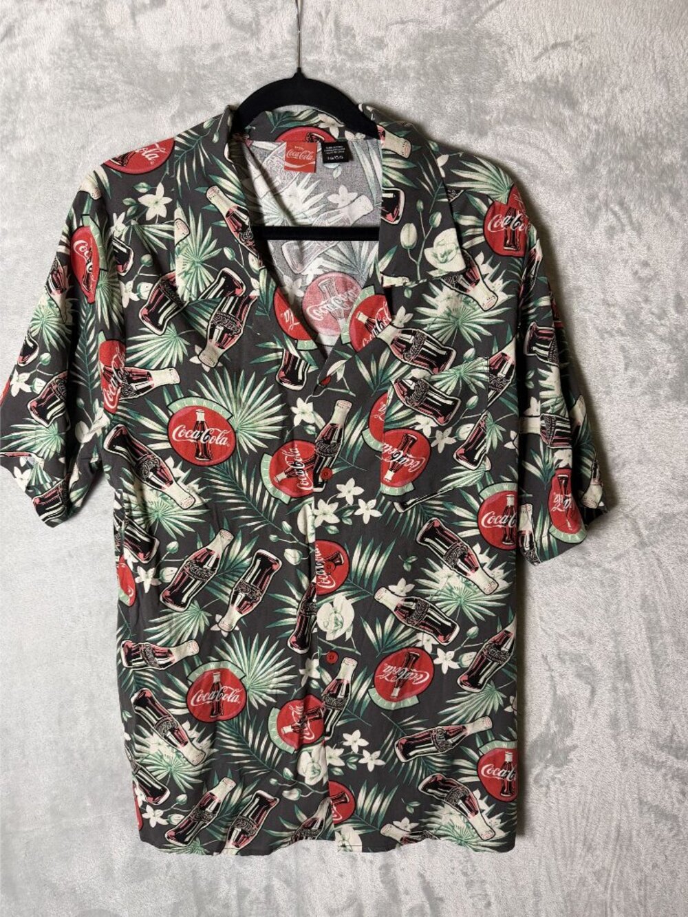 COCA COLA Button Up Shirt Mens Large‎ Black Hawaiian Bottle Logo Short Sleeve